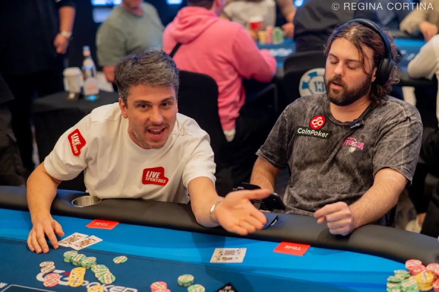 选手亮牌时因一句话被判弃牌，错失同花怒砸50,000美元现金